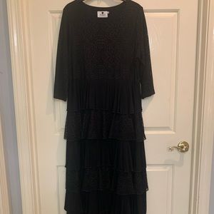 Dainty Jewells black lace maxi dress